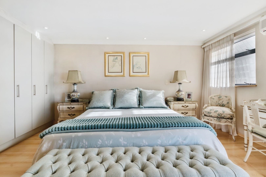 3 Bedroom Property for Sale in Sea Point Western Cape